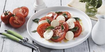 Bocconcini and Tomato Salad (Vegetarian)